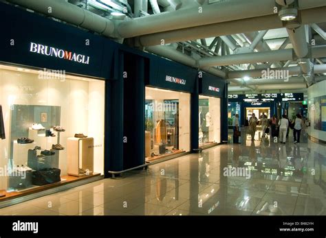 rome fiumicino airport stores.